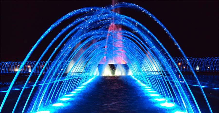 Musical Fountain in the Lake from Kazakhstan-1.jpg